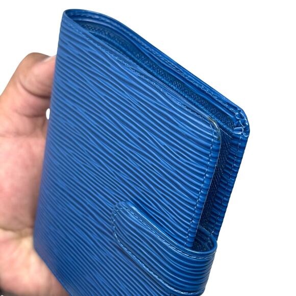 Louis Vuitton Blue Buckle Wallet - Picture 10 of 13